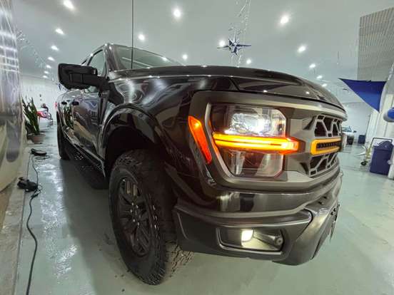 FORD-F-150-5.0 V8 GASOLINA CD LARIAT BLACK FX4 AUTOMÁTICO FORD-F-150-2025