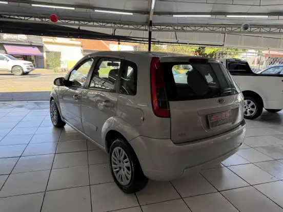FORD-FIESTA-2013