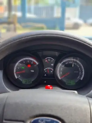 FORD-FIESTA-2014
