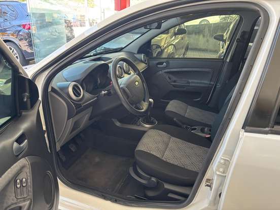 FORD-FIESTA-2013