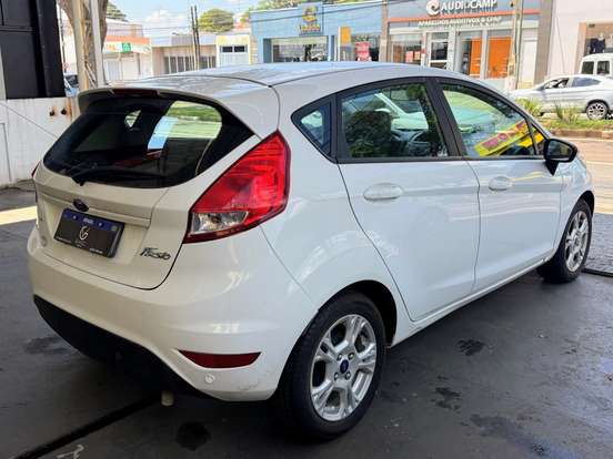 FORD-FIESTA-2016
