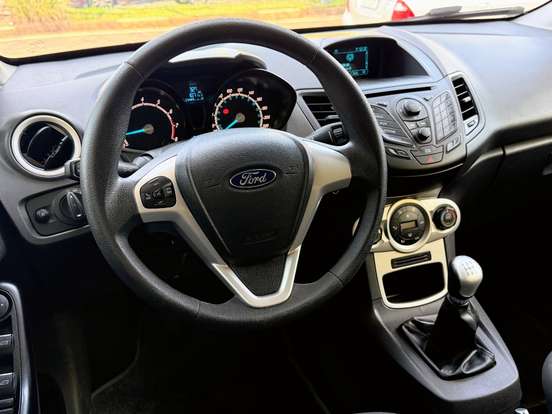 FORD-FIESTA-2016