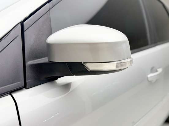 FORD-FOCUS-2010
