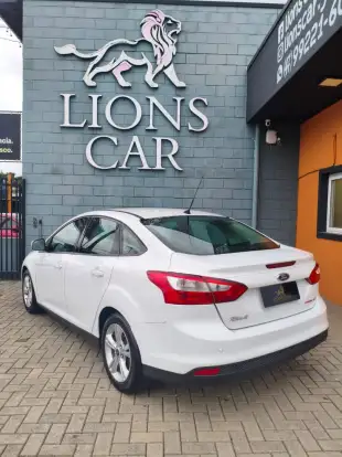 FORD-FOCUS-2013
