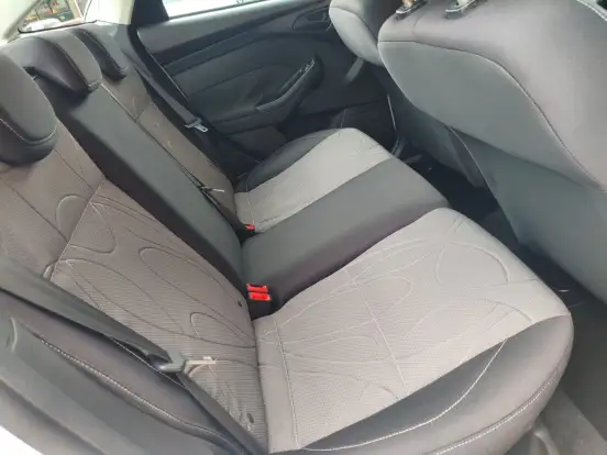 FORD-FOCUS-2013