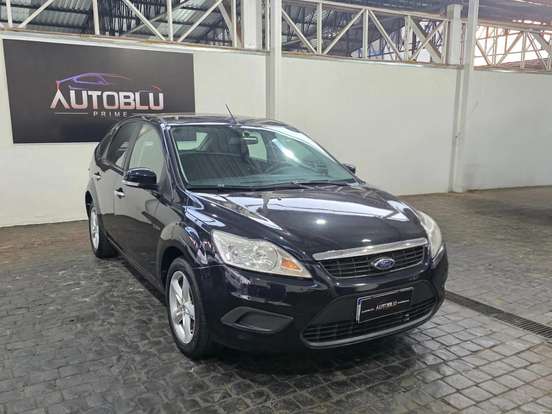 FORD-FOCUS-2.0 GHIA 16V GASOLINA 4P AUTOMÁTICO FORD-FOCUS-2009