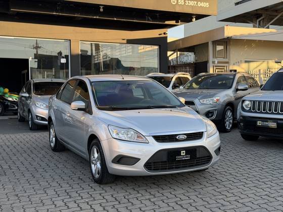 FORD FOCUS 2.0 GLX 16V GASOLINA 4P MANUAL
