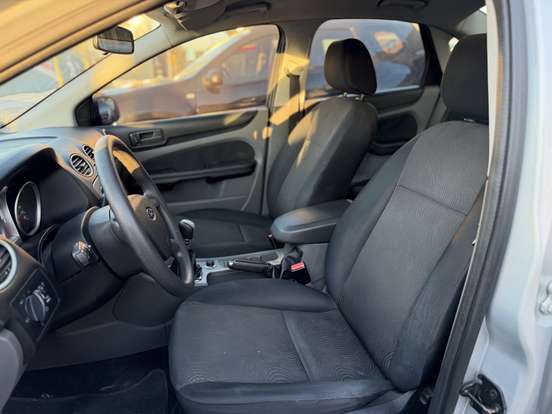 FORD-FOCUS-2.0 GLX 16V GASOLINA 4P MANUAL FORD-FOCUS-2009