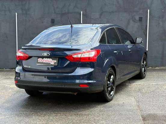 FORD-FOCUS-2.0 SE SEDAN 16V FLEX 4P POWERSHIFT FORD-FOCUS-2014