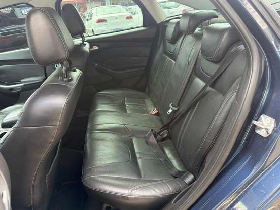 FORD-FOCUS-2014