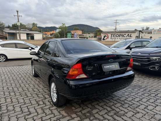 FORD-FOCUS-2.0 SEDAN 16V GASOLINA 4P MANUAL FORD-FOCUS-2001