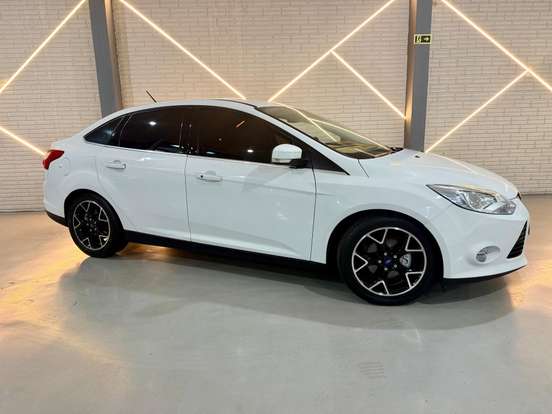 FORD-FOCUS-2014