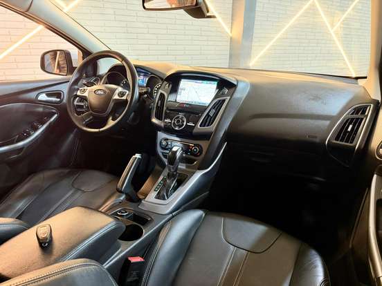 FORD-FOCUS-2014