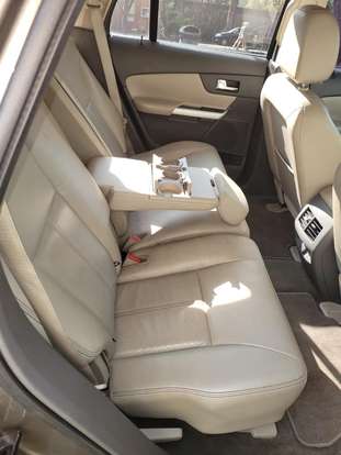 FORD-EDGE-2012
