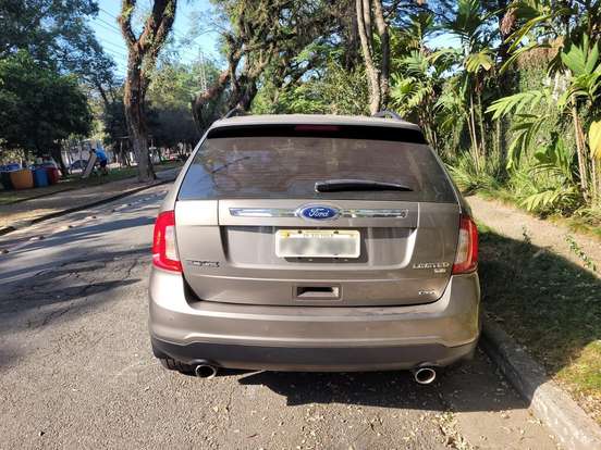 FORD-EDGE-2012