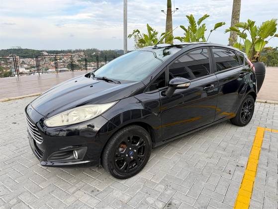 FORD FIESTA 1.6 SE HATCH 16V FLEX 4P POWERSHIFT
