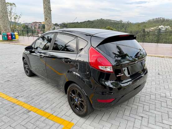 FORD-FIESTA-1.6 SE HATCH 16V FLEX 4P POWERSHIFT FORD-FIESTA-2013