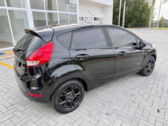FORD-FIESTA-1.6 SE HATCH 16V FLEX 4P POWERSHIFT FORD-FIESTA-2013