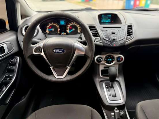 FORD-FIESTA-1.6 SE HATCH 16V FLEX 4P POWERSHIFT FORD-FIESTA-2013