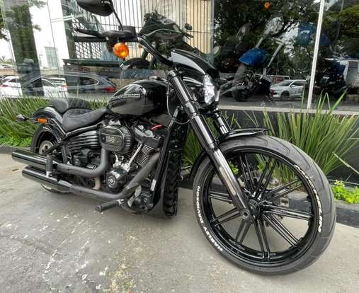 HARLEY-DAVIDSON-SOFTAIL BREAKOUT 114-2019