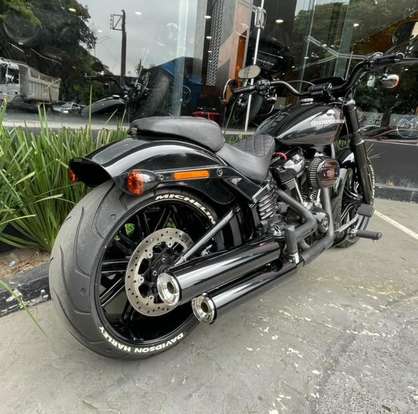 HARLEY-DAVIDSON-SOFTAIL BREAKOUT 114-2019
