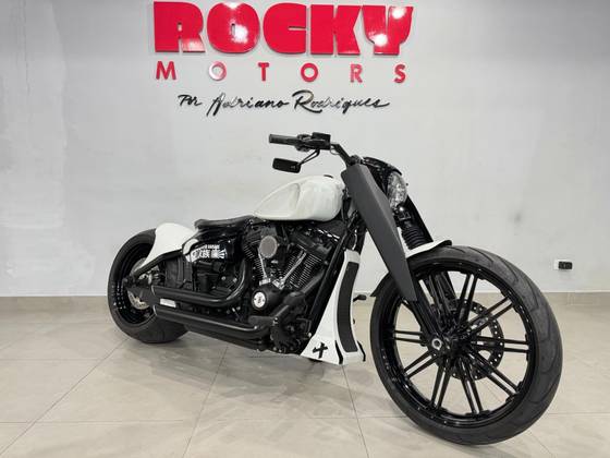 HARLEY-DAVIDSON SOFTAIL BREAKOUT 114 