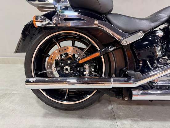 HARLEY-DAVIDSON-SOFTAIL BREAKOUT HARLEY-DAVIDSON-SOFTAIL BREAKOUT-2015