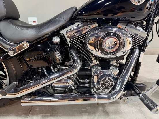 HARLEY-DAVIDSON-SOFTAIL BREAKOUT-2015