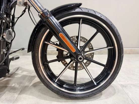 HARLEY-DAVIDSON-SOFTAIL BREAKOUT-2015