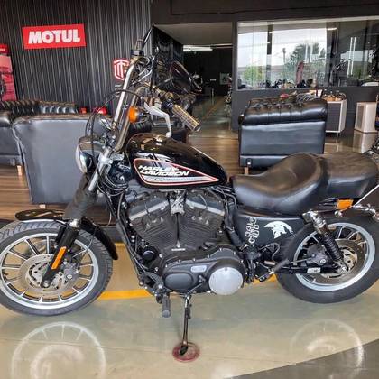 HARLEY-DAVIDSON SPORTSTER XL 883 R 