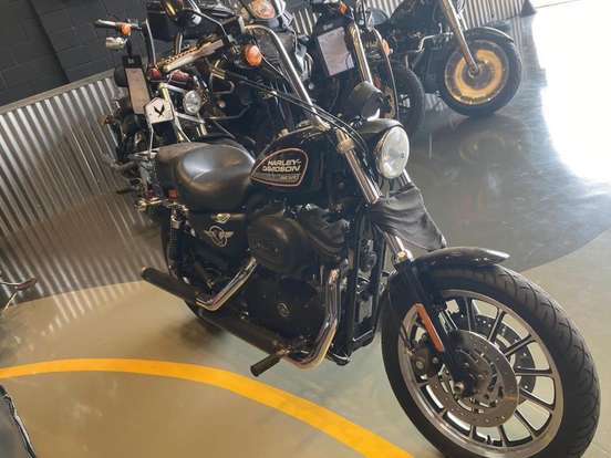 HARLEY-DAVIDSON-SPORTSTER XL 883 R HARLEY-DAVIDSON-SPORTSTER XL 883 R-2010