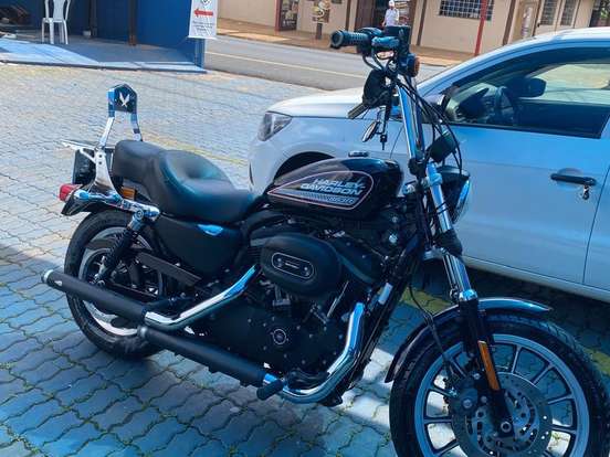 HARLEY-DAVIDSON-SPORTSTER XL 883 R HARLEY-DAVIDSON-SPORTSTER XL 883 R-2010