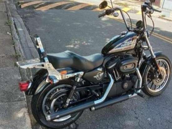 HARLEY-DAVIDSON-SPORTSTER XL 883 R HARLEY-DAVIDSON-SPORTSTER XL 883 R-2010