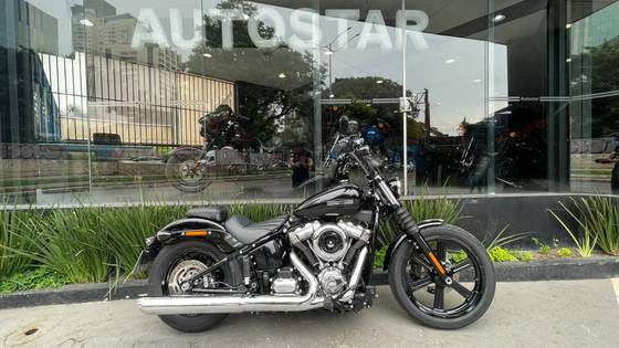 HARLEY-DAVIDSON STREET BOB 