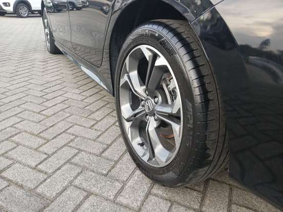 HONDA-CIVIC-2024