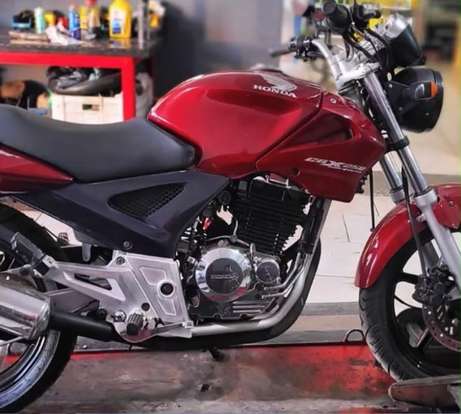 HONDA-CBX 250 TWISTER-2004