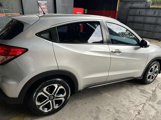 HONDA-HR-V-2015