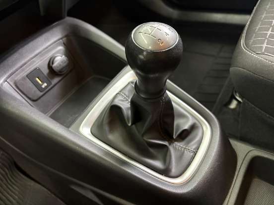 HYUNDAI-HB20-2023