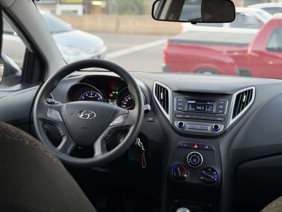 HYUNDAI-HB20-2015