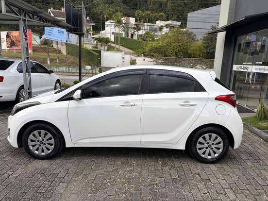 HYUNDAI-HB20-2015