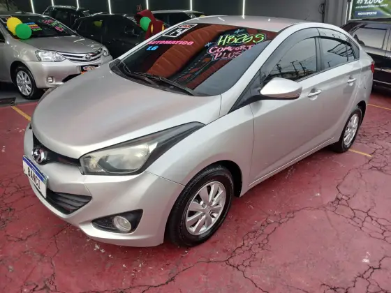 HYUNDAI HB20S 1.6 COMFORT PLUS 16V FLEX 4P AUTOMÁTICO