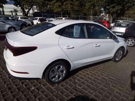 HYUNDAI-HB20S-2025