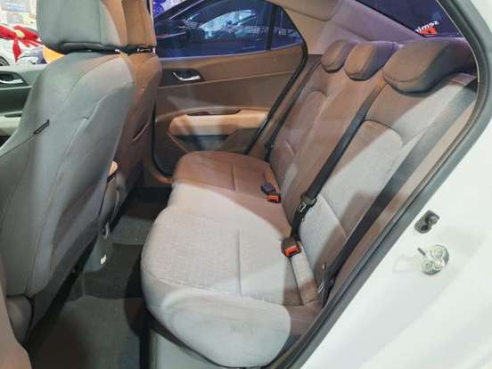 HYUNDAI-HB20S-2023