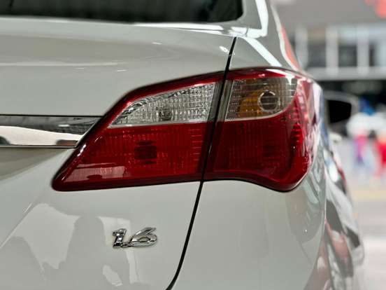 HYUNDAI-HB20S-1.6 COMFORT STYLE 16V FLEX 4P AUTOMÁTICO HYUNDAI-HB20S-2015