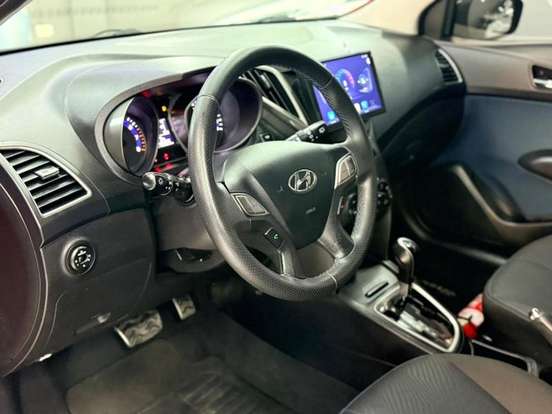 HYUNDAI-HB20X-2015
