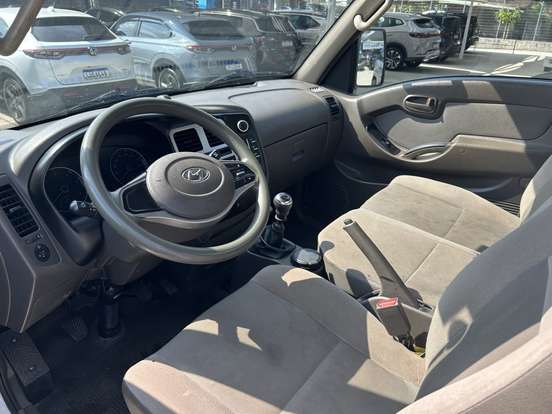 HYUNDAI-HR-2.5 TURBO DIESEL CS 4WD MANUAL HYUNDAI-HR-2024