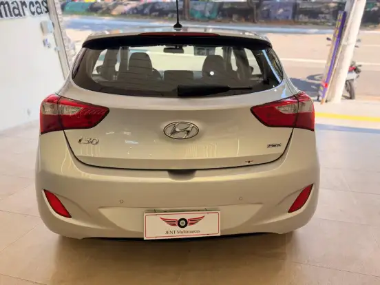 HYUNDAI-I30-2012