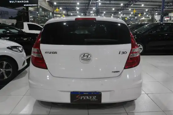HYUNDAI-I30-2.0 MPFI GLS 16V GASOLINA 4P AUTOMÁTICO HYUNDAI-I30-2012