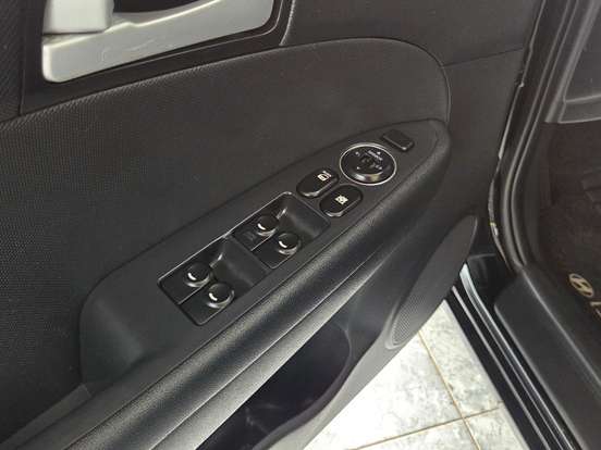 HYUNDAI-I30-2.0 MPI 16V GASOLINA 4P AUTOMÁTICO HYUNDAI-I30-2010