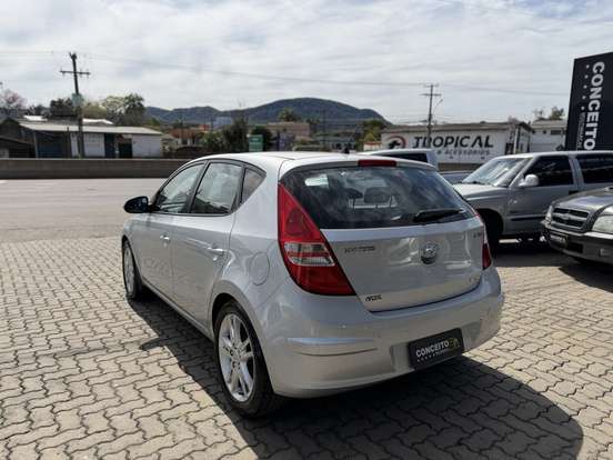 HYUNDAI-I30-2011
